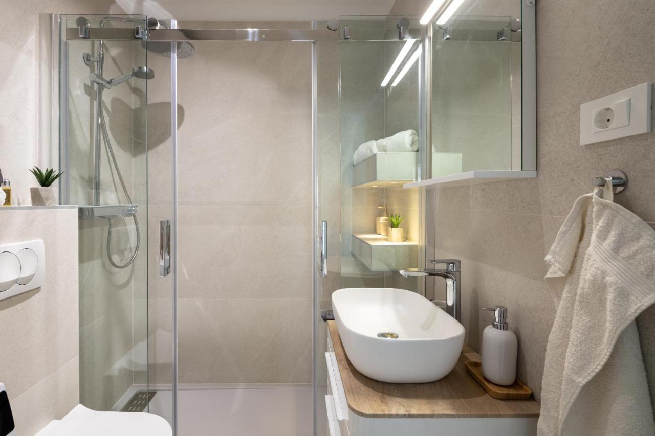Apartment Nova 4* 杜基拉特 外观 照片